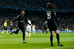 Neymar runs to celebrate with Rabiot.