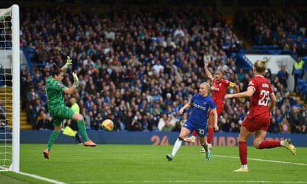 Aggie Beever-Jones scores Chelsea’s second goal against Liverpool.