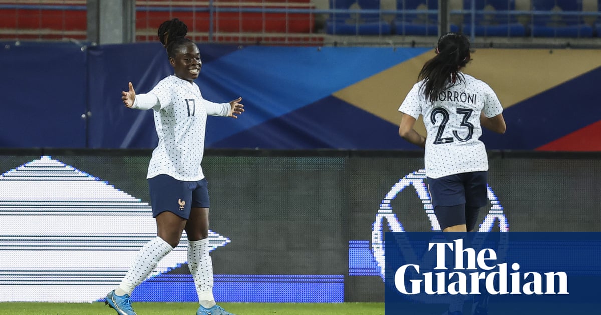 England Women’s defence exposed in friendly defeat by France