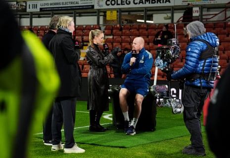 Nottingham Forest manager Sean Dyche (centre right) speaks to TNT Sports presenter Laura Woods ahead of their FA Cup third round match.