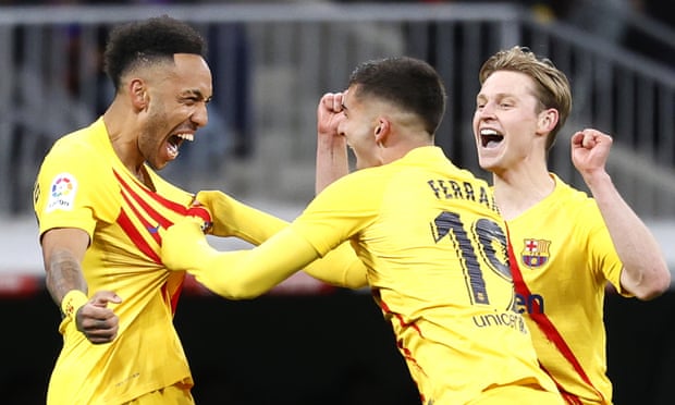 Pierre-Emerick Aubameyang celebrates with teammates after putting Barcelona 4-0 up