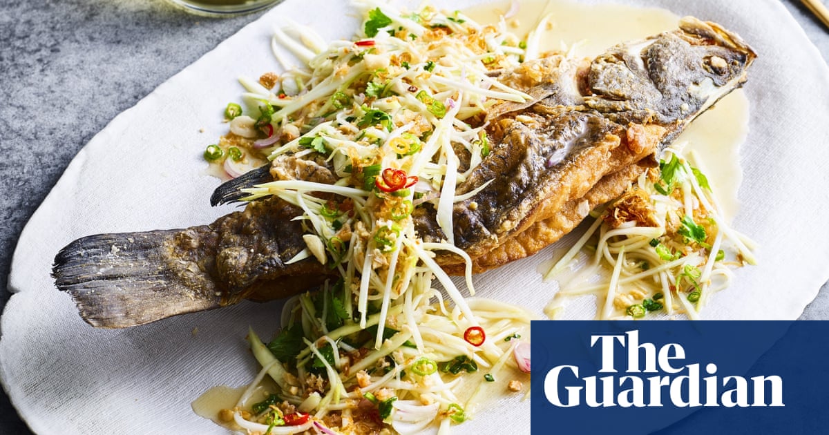 No Better Party Dish Deep Fried Snapper With Green Mango Salad