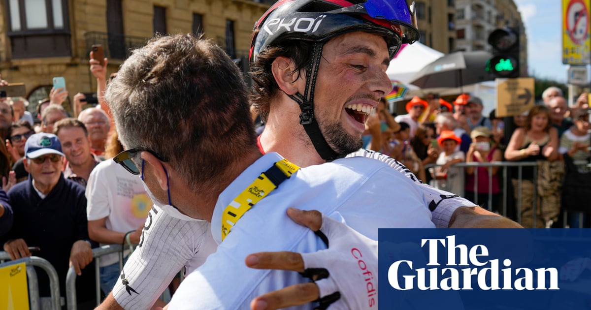 Tour de France: Victor Lafay claims stage two but Adam Yates stays in yellow