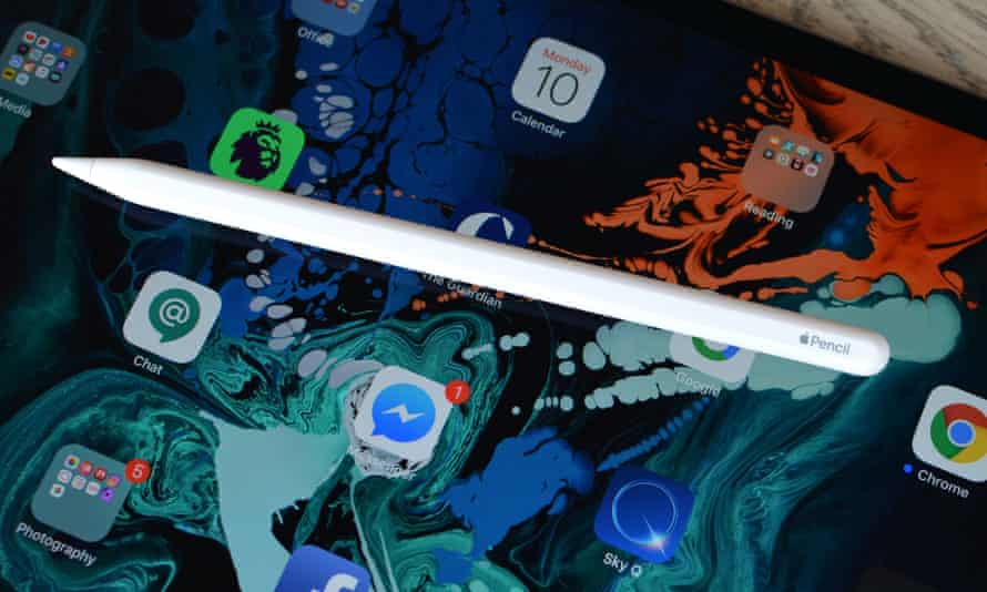 apple ipad pro with apple pencil stylus