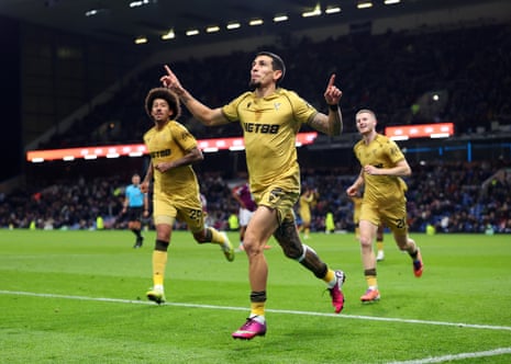 Daniel Muñoz celebrates scoring against Burnley for Crystal Palace