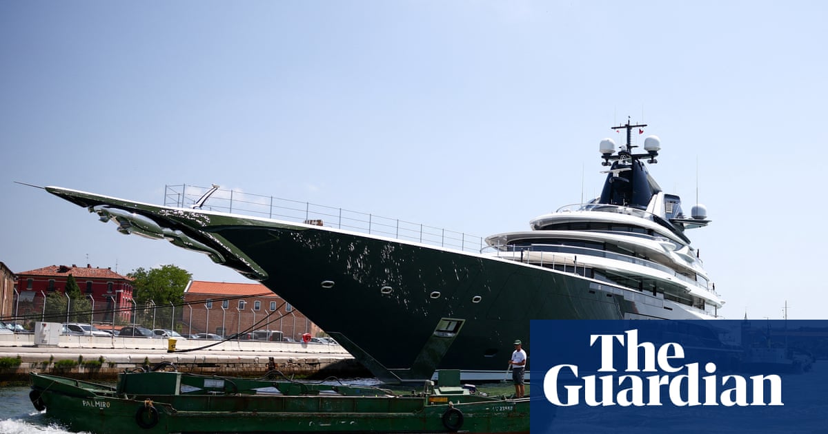 Billionaires' wealth surged $6.5tn over past decade, Oxfam reports