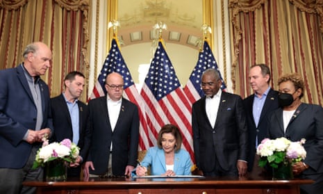 US House Speaker Nancy Pelosi signs the Ukraine Democracy Defence Lend-Lease Act of 2022 at the Capitol building in Washington DC, 2 May 2022