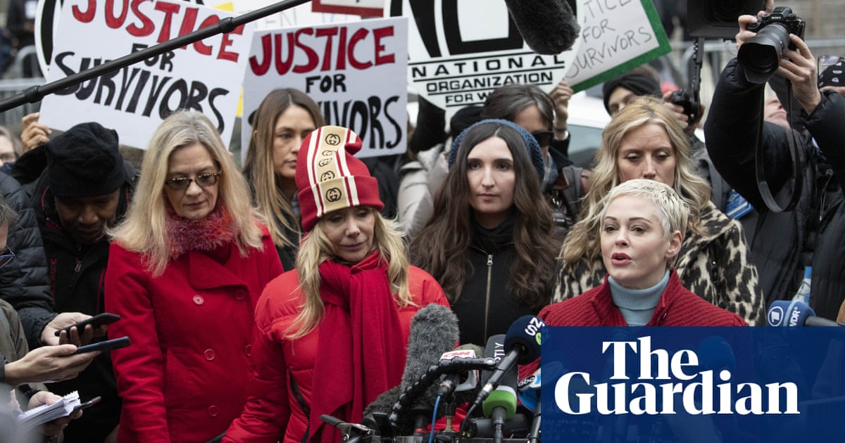 Harvey Weinstein accusers gather in solidarity to mark start of trial