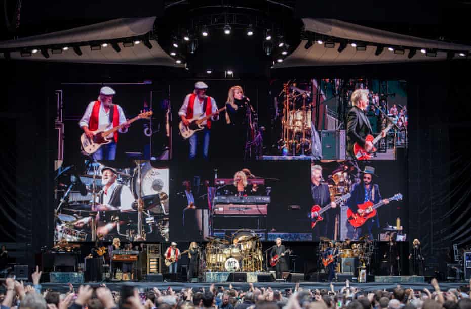 Fleetwood Mac Review All The Hits With A Sour Aftertaste Fleetwood Mac The Guardian Fleetwood Mac 2022 Tour Review