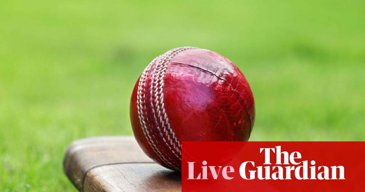 Hampshire v Notts, Yorkshire v Surrey and more: county cricket day three – live