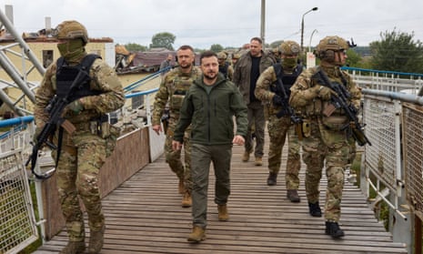 Ukraine's President Zelenskiy visits the recently liberated town of Izium.