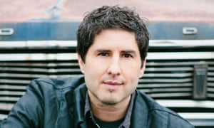 Author Matt de la Peña.