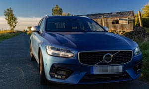 A Volvo V90 D5 car,
