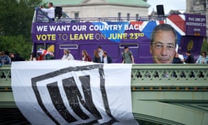 A Remain campaign bus crosses Westminster bridge on 15 June 2016.