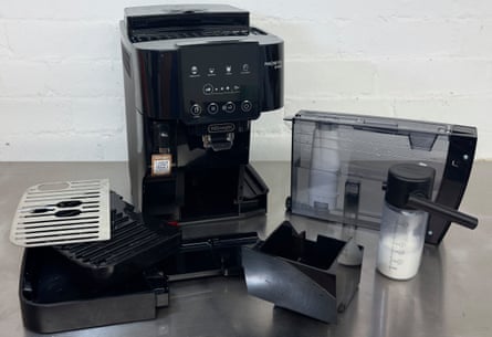 De’Longhi Magnifica Start coffee machine