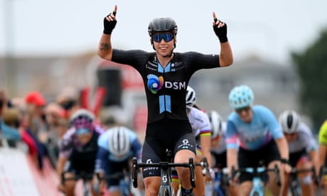 Women’s Tour of Britain: Wiebes claims double as Simmonds solo bid falls short