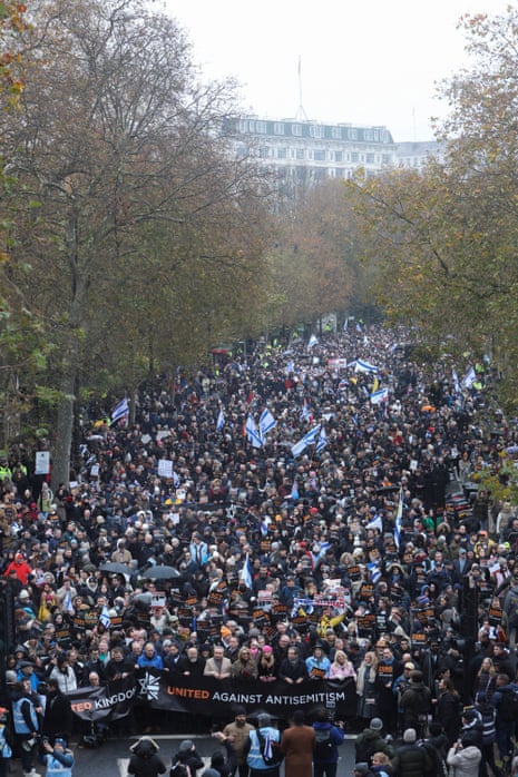 Manifestantes marchan contra el aumento del antisemitismo en el Reino Unido en Londres, el 26 de noviembre.