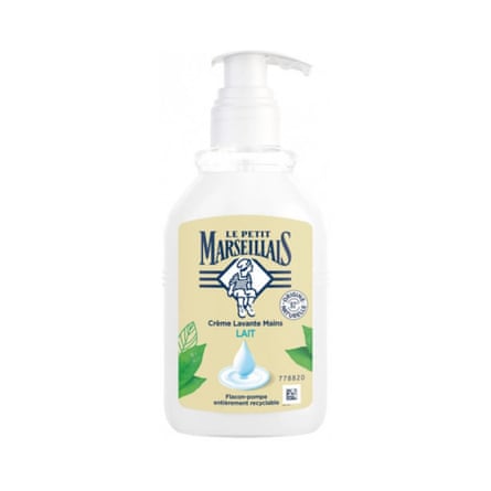 Le Petit Marseillais – Extra Gentle Foam Milk Cream Hand Wash, 300ml bottle.
