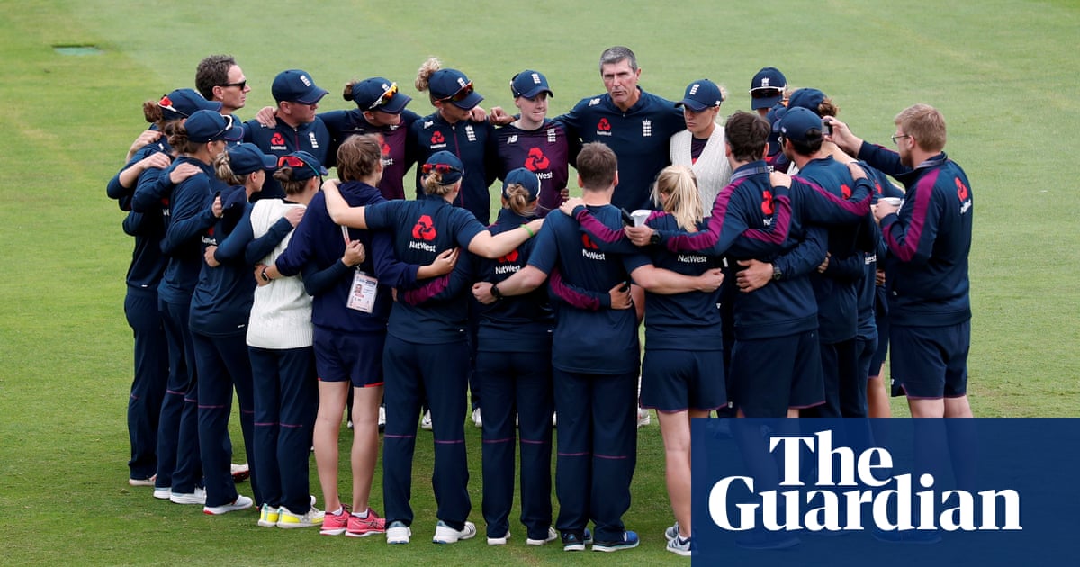 Mark Robinson is a tough act to follow despite England’s difficult summer | Raf Nicholson