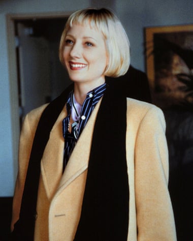 Heche in Wag the Dog.