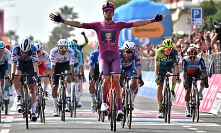 Jonathan Milan celebrates his stage victory after the finish line