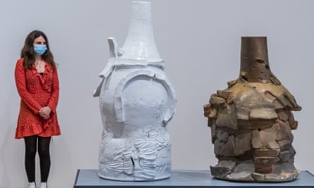 Voulkos #2, 2012, by Theaster Gates (left) and Pinatubo, 1994, by Peter Voulkos (right) at the Whitechapel Gallery.