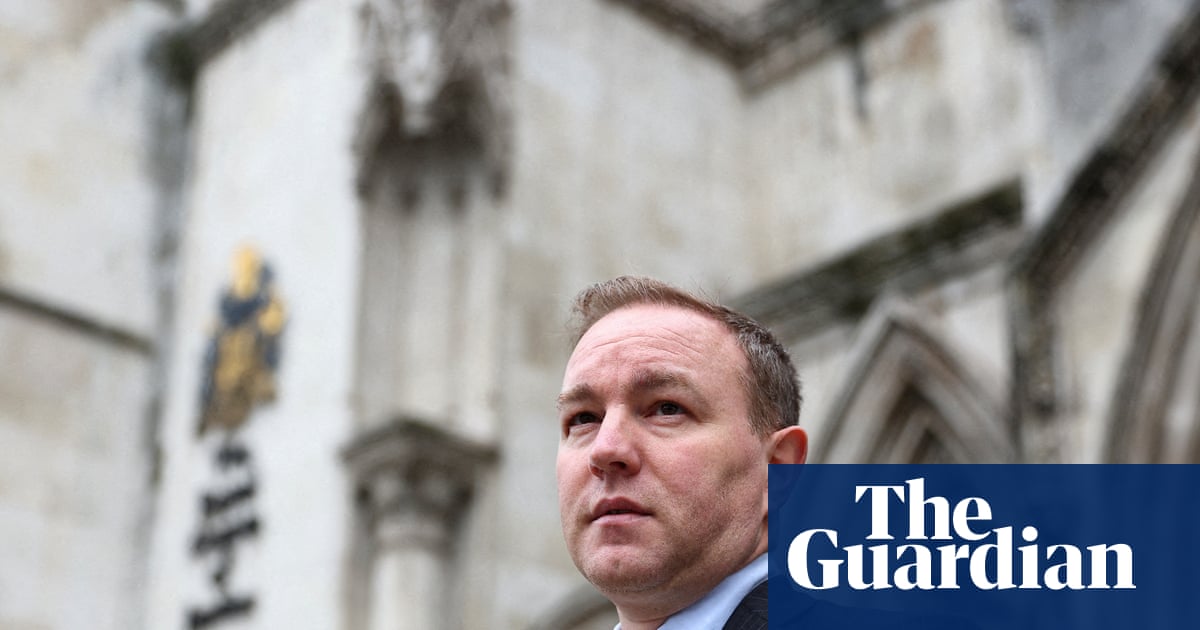 First banker jailed over Libor interest rate rigging to sue UBS for $400m