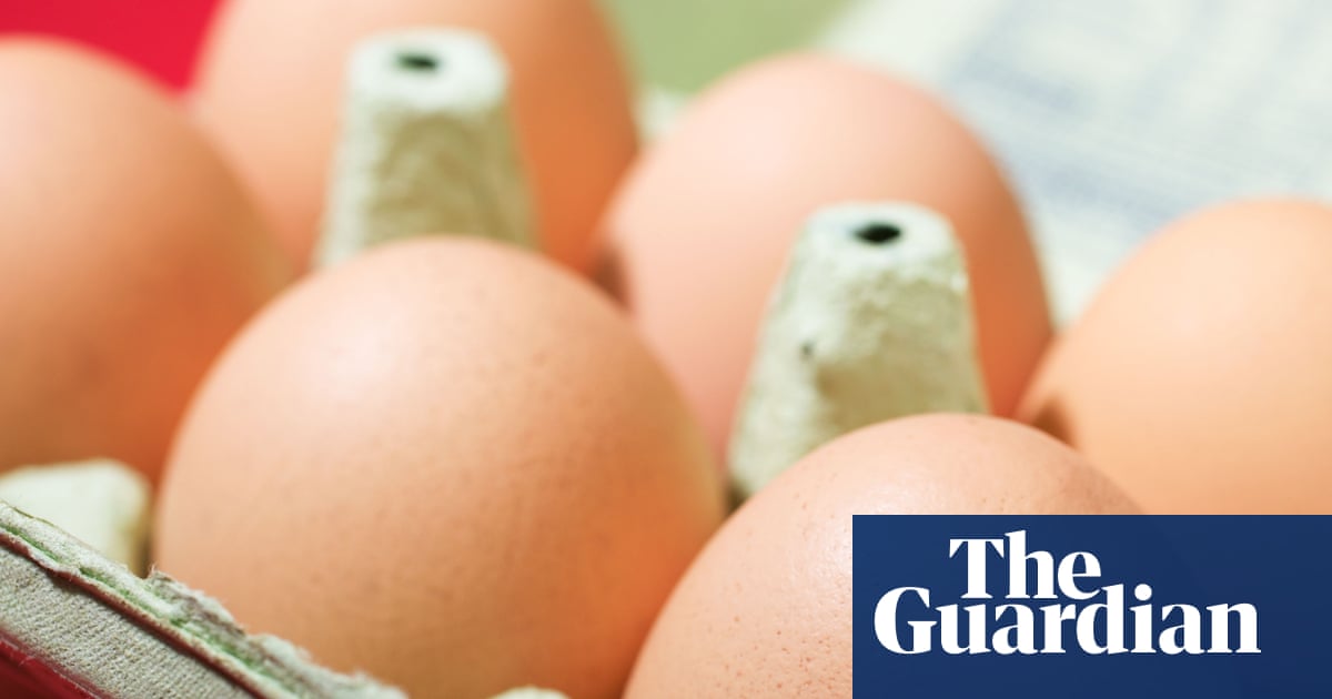 One person dead and more than 200 ill in UK salmonella outbreak
