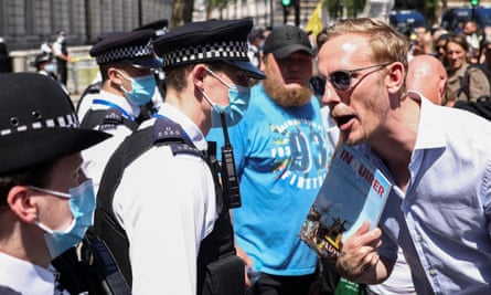 Laurence Fox lors d'une manifestation anti-lockdown à Londres, juin 2021
