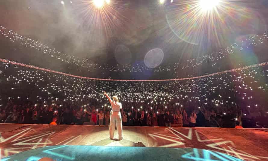 Fan favourite: Rosie greets the crowd on the couple’s sold-out tour.