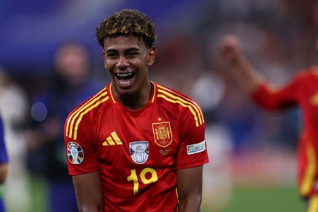 Lamine Yamal of Spain celebrates at the end of the Uefa Euro 2024 semi-final match between Spain and France
