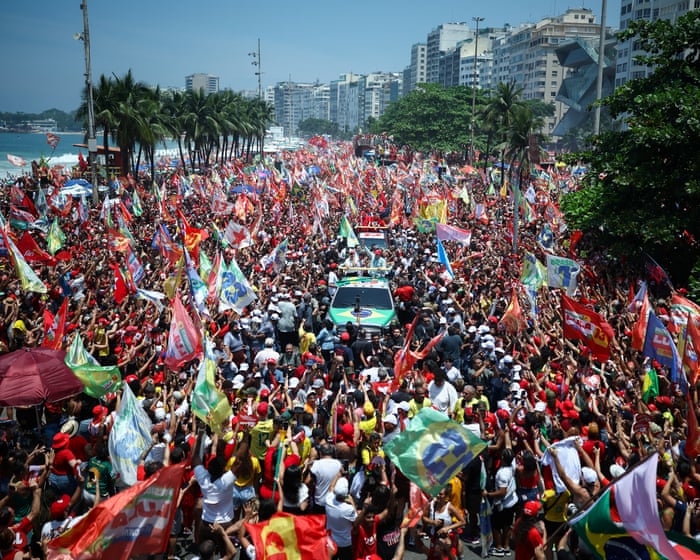 Image accompanying the story: Tens of thousands of Lula supporters rally on eve of Brazilian election runoff