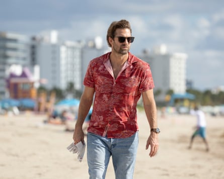 Scott Speedman in RJ Decker.