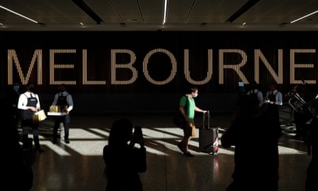 Melbourne airport saw many delayed flights amid risk from lighning strikes and after heavy rain flooded terminal buildings. 