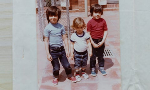 Elvira Moral (centre) with her brothers Ramón (left) and Ricard (right) in 1984