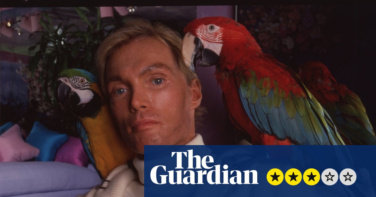 Bring Me the Beauties: A Model Cult review – απίστευτα ζουμερή τηλεόραση για τον γκουρού που κυριεύεται από έναν εξωγήινο