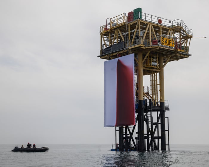 Greenpeace activists install giant Anish Kapoor artwork onto active Shell platform – video