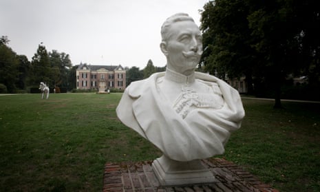 A statue of Kaiser Wilhelm II in the park around the Huis Doorn estate.