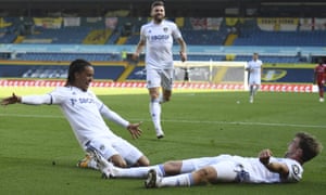 Leeds Hold Off Spirited Fulham Fightback After Helder Costa Double Football The Guardian