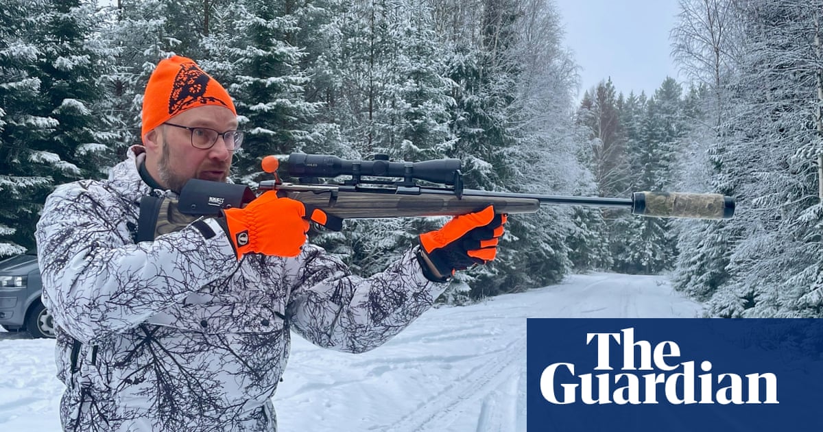 Hunters go home empty-handed on first day of Swedens biggest wolf cull