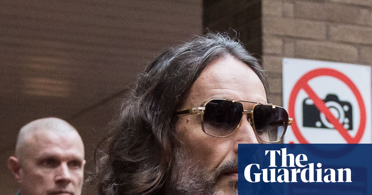Ο Ράσελ Μπραντ λέει στη δίκη ότι ήταν λάθος να χρησιμοποιούμε τη φήμη για να «διευκολύνουμε» το σεξ με γυναίκες