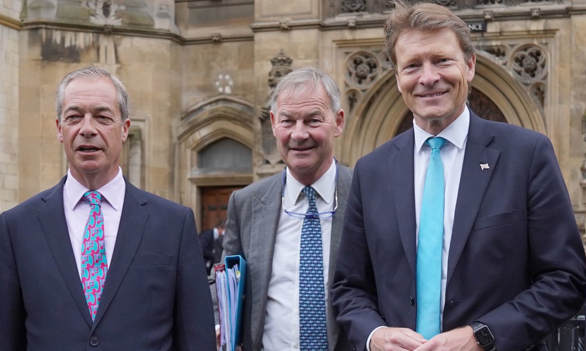 Reform feud escalates as Nigel Farage and Rupert Lowe trade public barbs | Reform UK | The Guardian