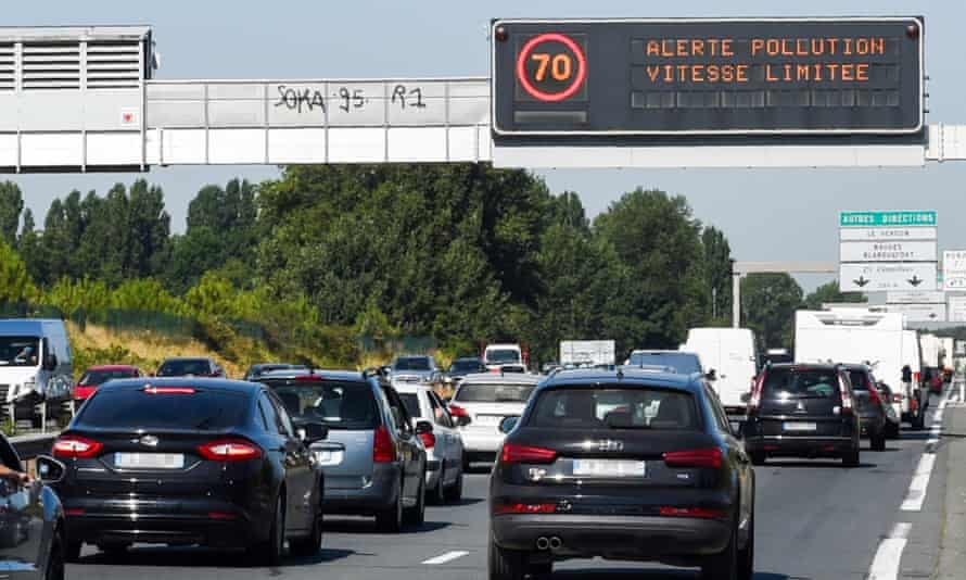 A road billboard displays the message “pollution warning, speed limited to 70km/h” as levels near Bordeaux became high thanks to the August heat.