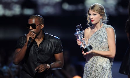 Kanye West invades Swift’s stage in 2009