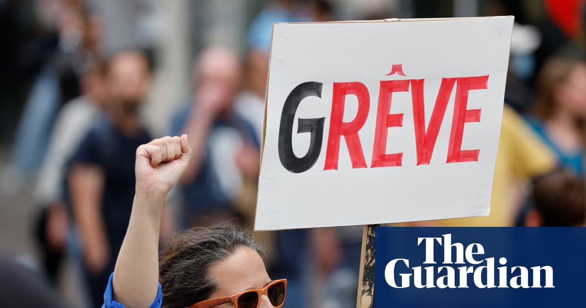France braces for day of strikes amid political crisis