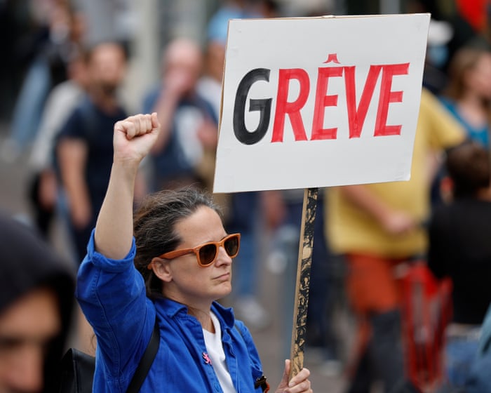 France braces for day of strikes amid political crisis