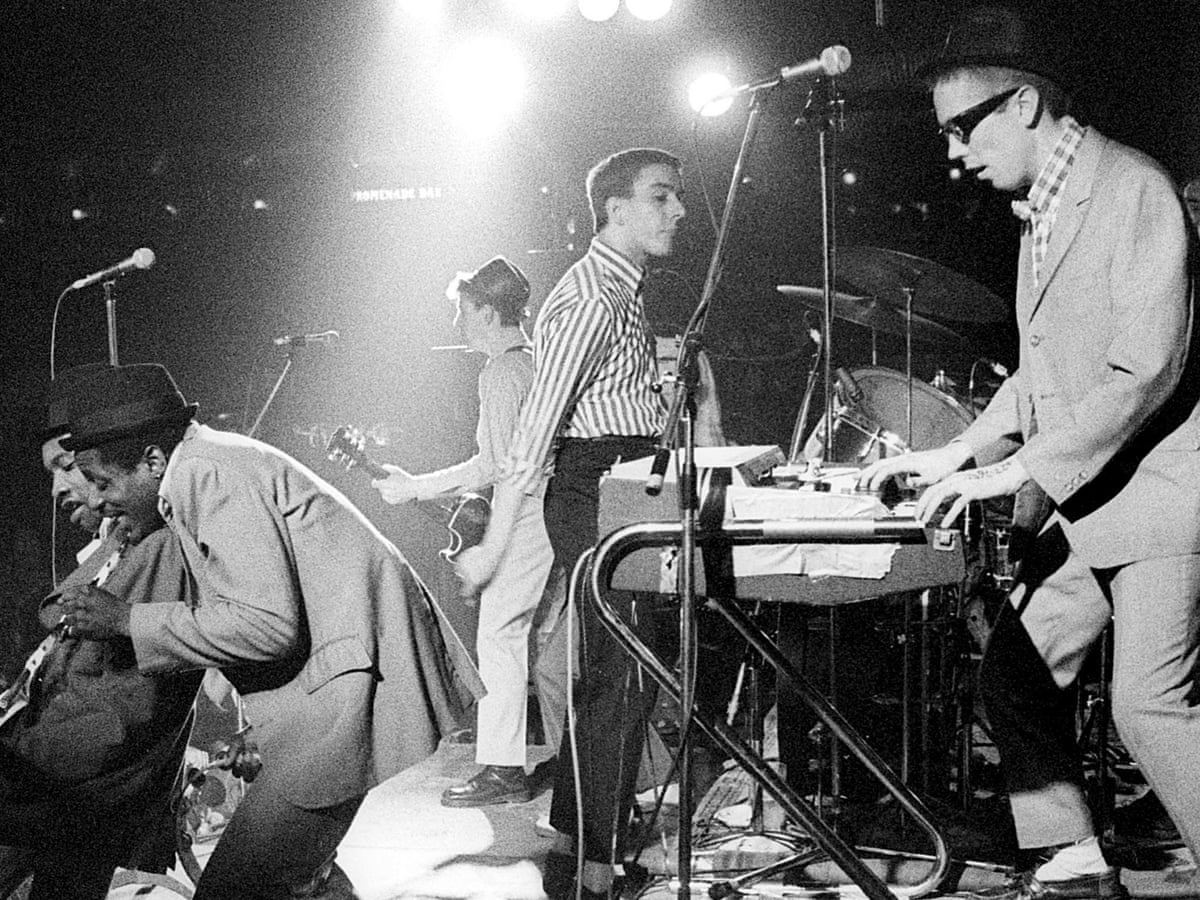 Tones клуб. The Specials группа. The Specials Gangsters. СКА 2 Tone. Jerry Dammers the Special.