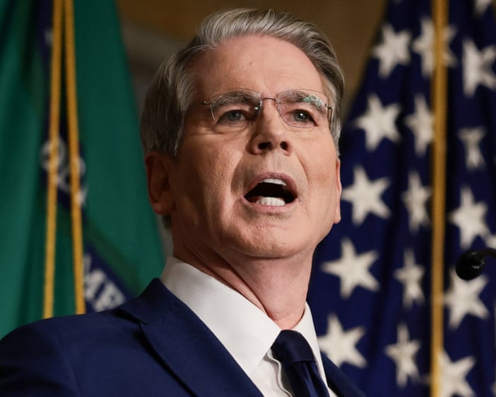 US threatens severe sanctions against countries with economic ties to Iran