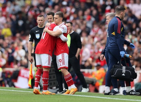 Leandro Trossard replaces Gabriel Martinelli.