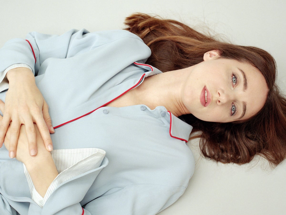 Zoe Kazan There S So Much Sexual Harassment On Set Film
